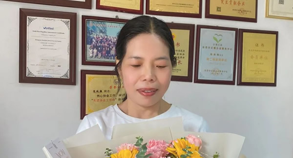 母爱深深 感恩有您|广有五金&东莞合页?